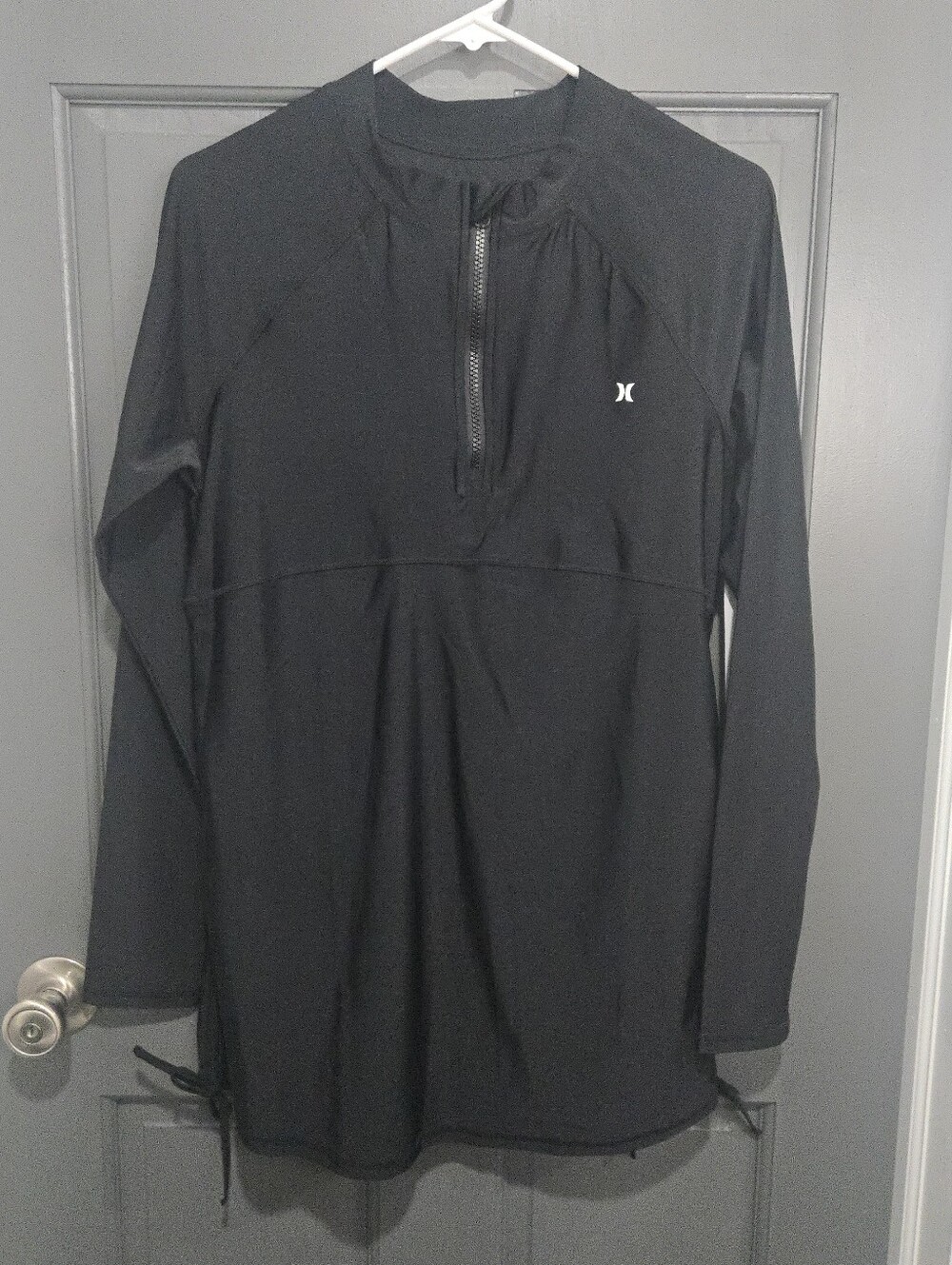 Hurley 50 SPF Black Long Sleeve Rash Guard Swim Top